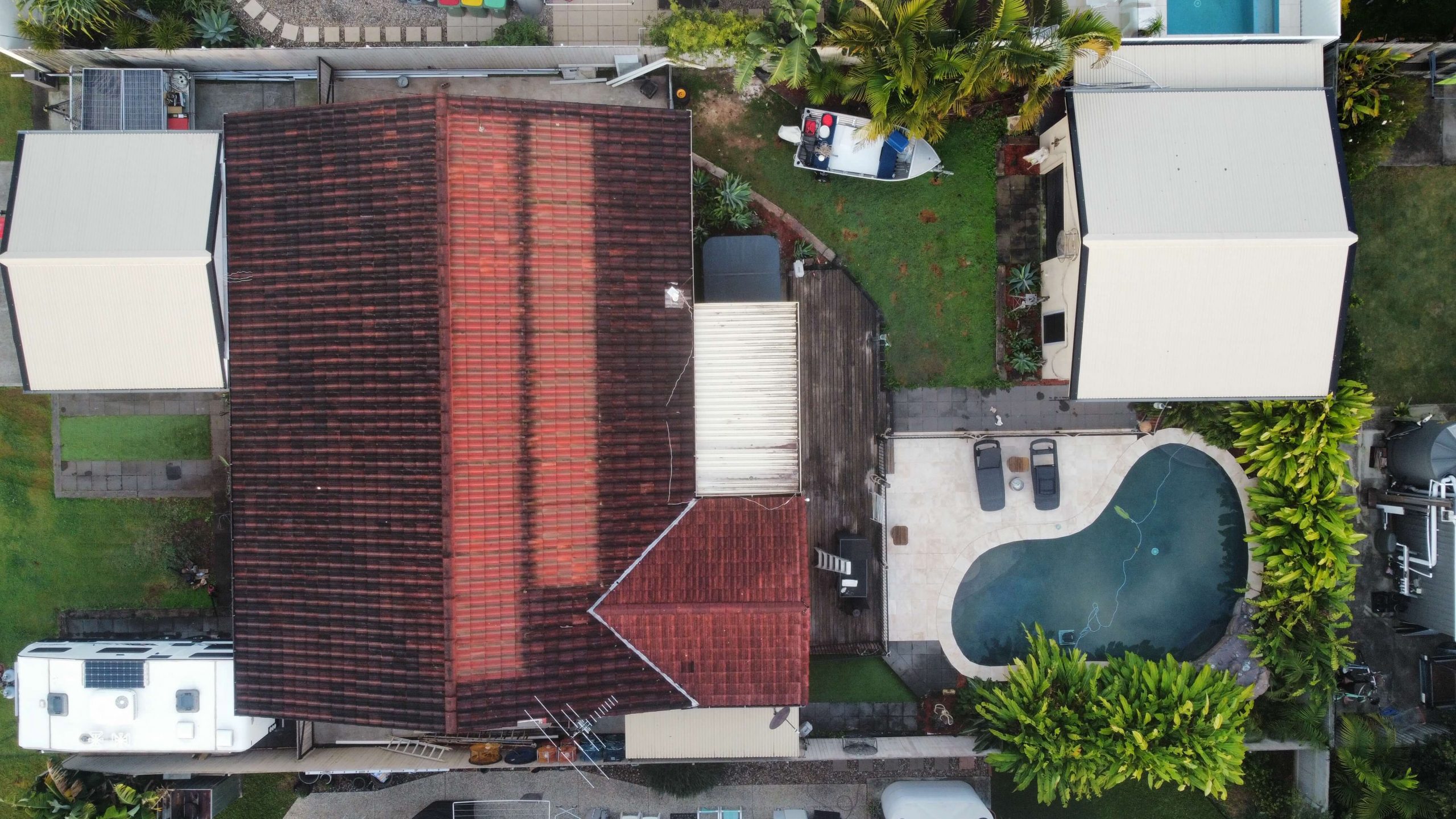 Roof painting job at Victoria Point, photo 3