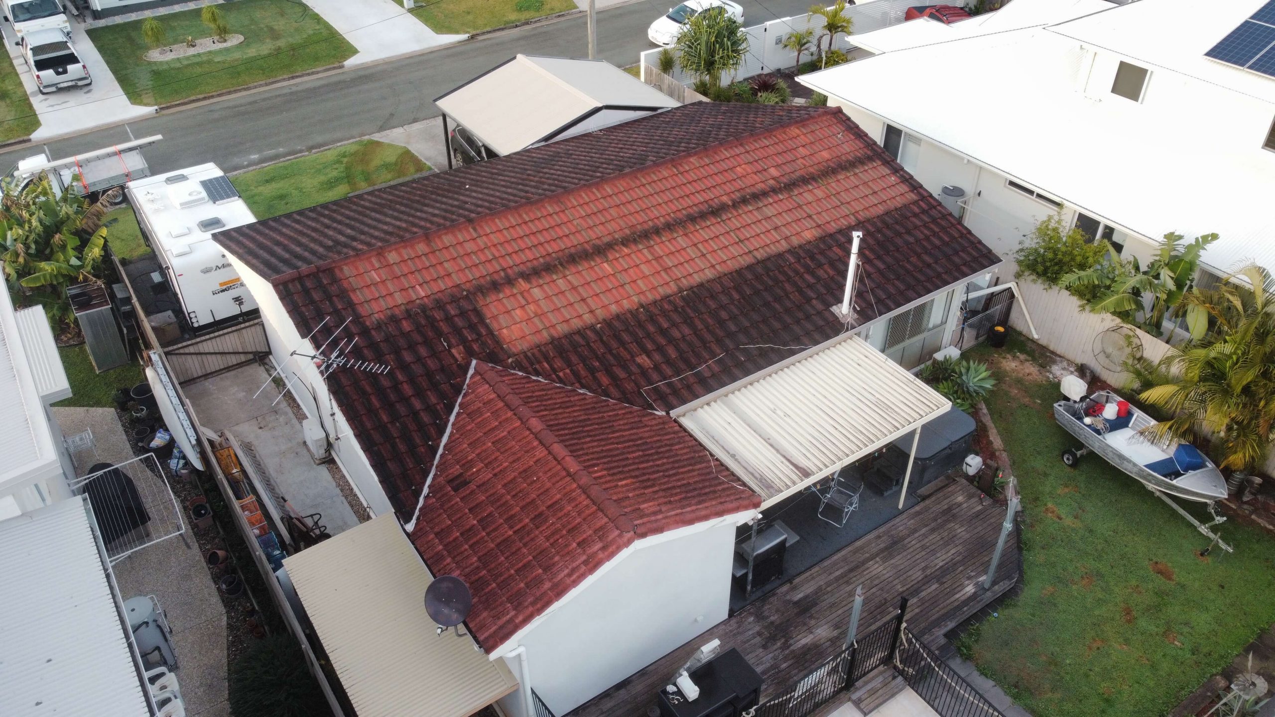 Roof painting job at Victoria Point, photo 4